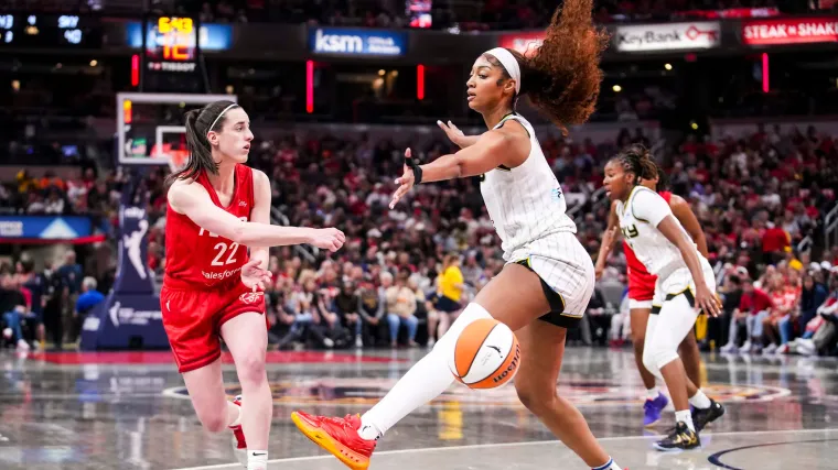 Caitlin Clark fans aren't happy with Angel Reese: 'They are freezing Caitlin out' image