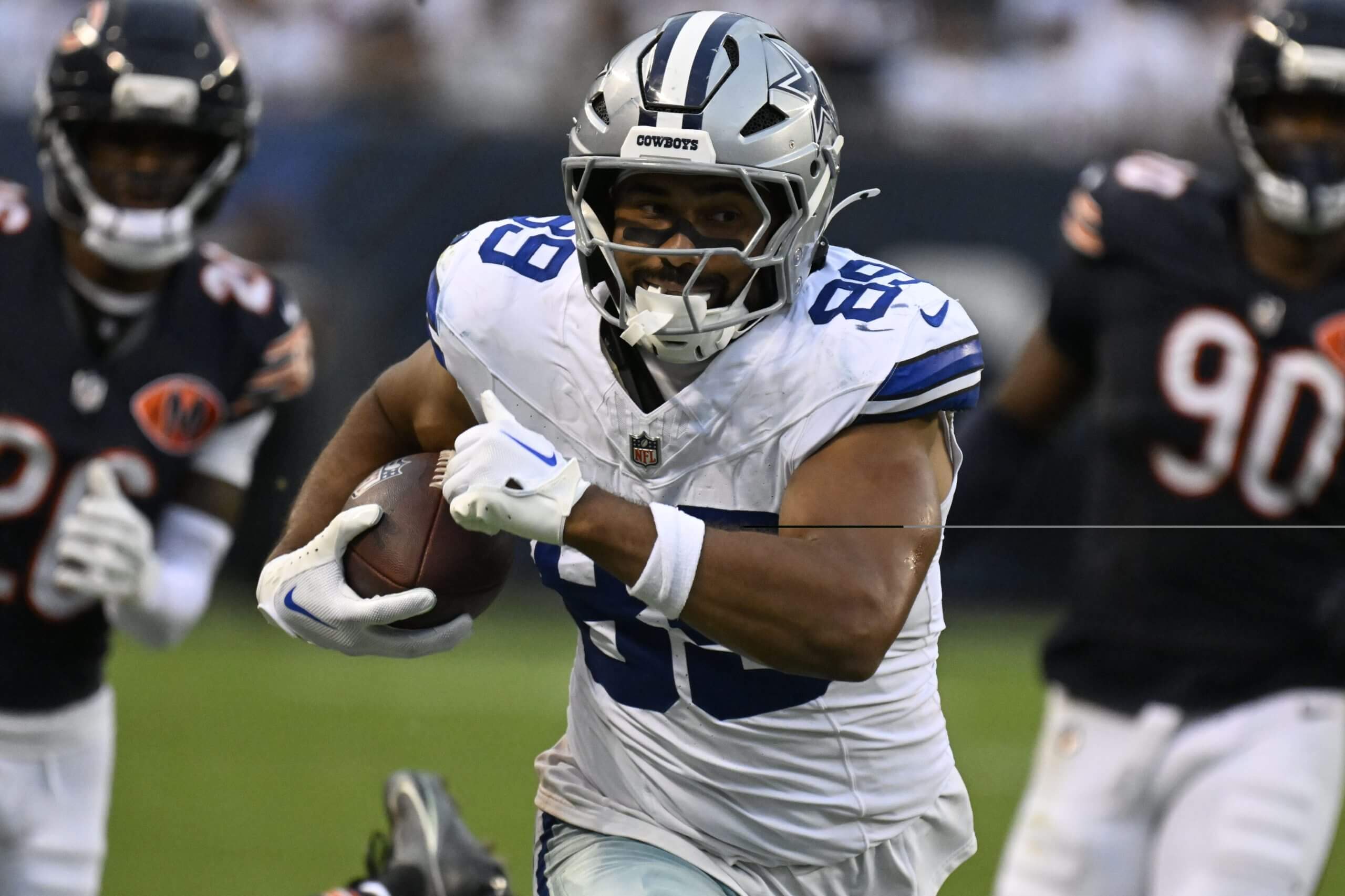 Dallas Cowboys tight end Brevyn Spann-Ford (89) runs after a catch against the Chicago Bears during the second half at Soldier Field. 