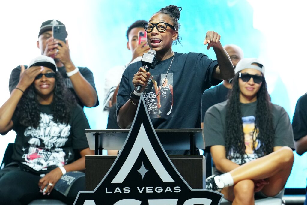 T-9. Jewell Loyd — 1.2M followers