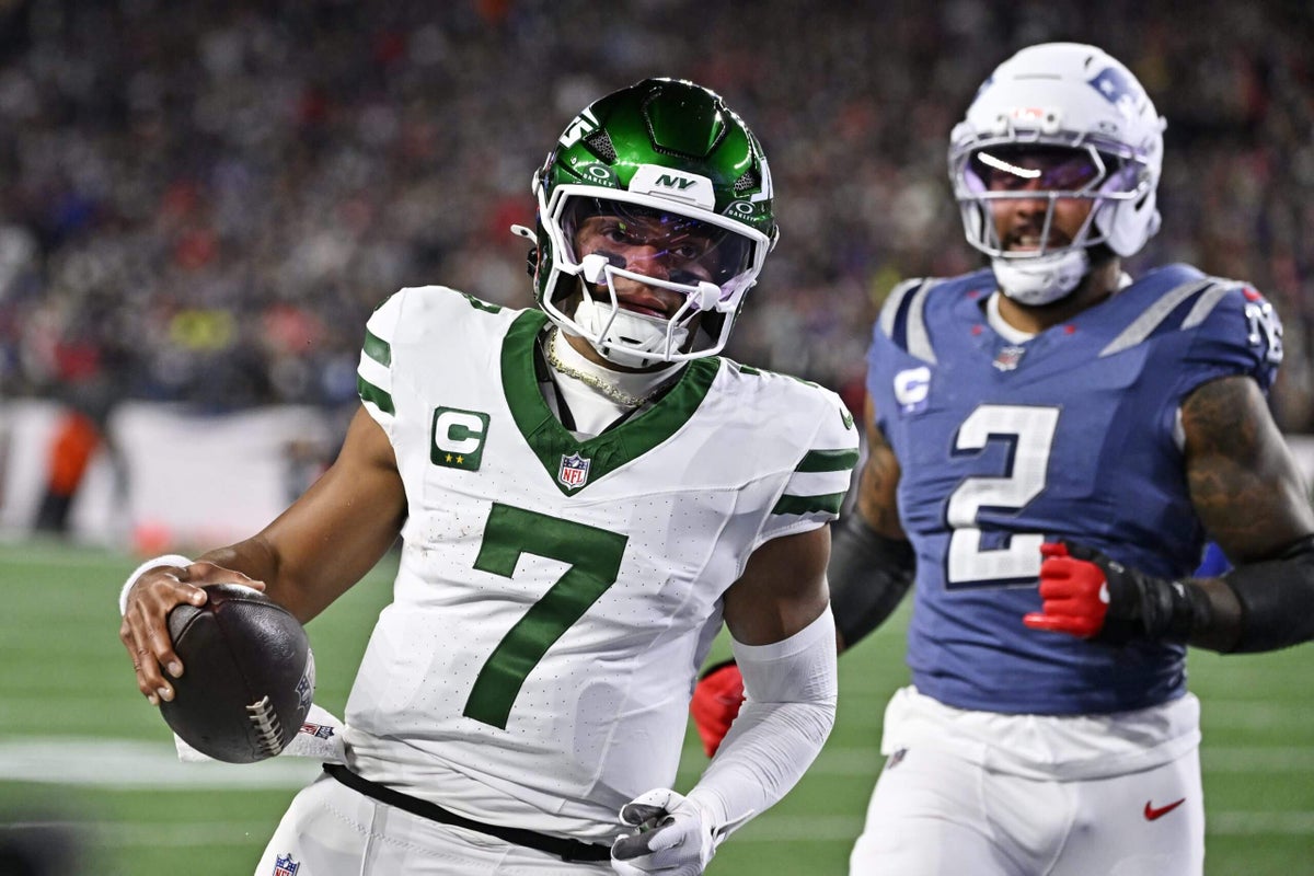 Jets to trade QB Justin Fields to Chiefs: Sources