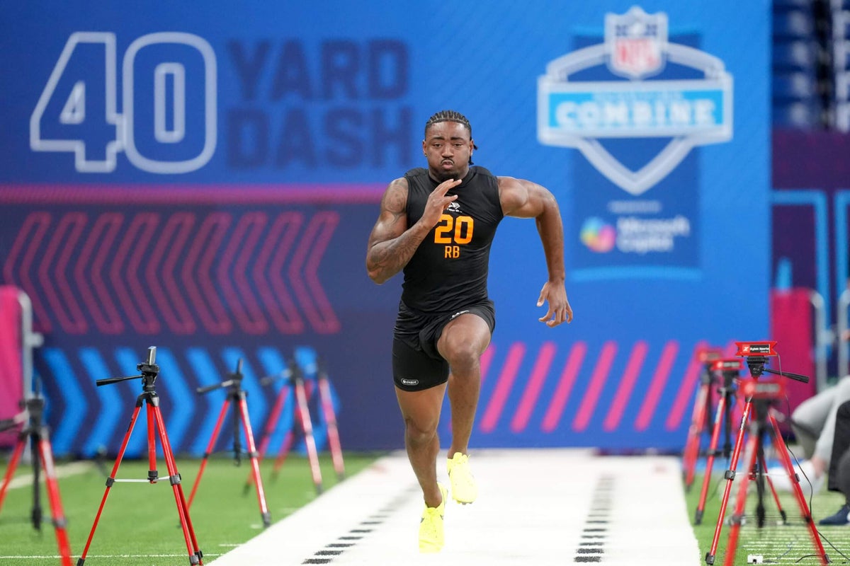 Arkansas RB Mike Washington Jr. cries tears of joy after 40-yard dash at NFL combine