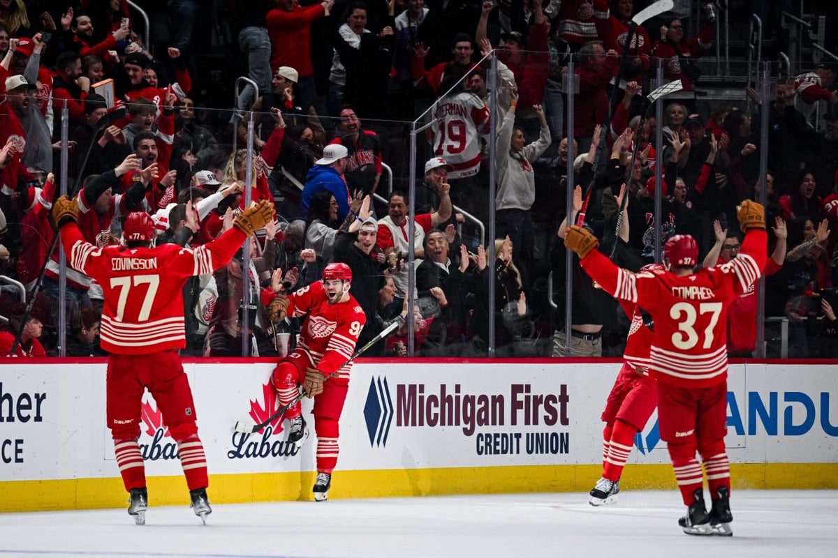 In playoff atmosphere, Red Wings find a way to critical win over Montreal