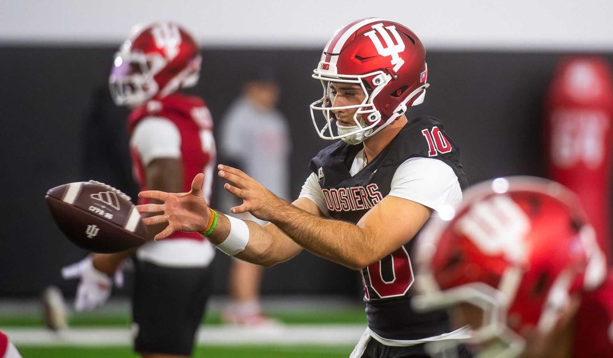 Indiana’s QB, Miami’s pass rush, Texas’ O-line: 1 key question for each AP Top 25 team