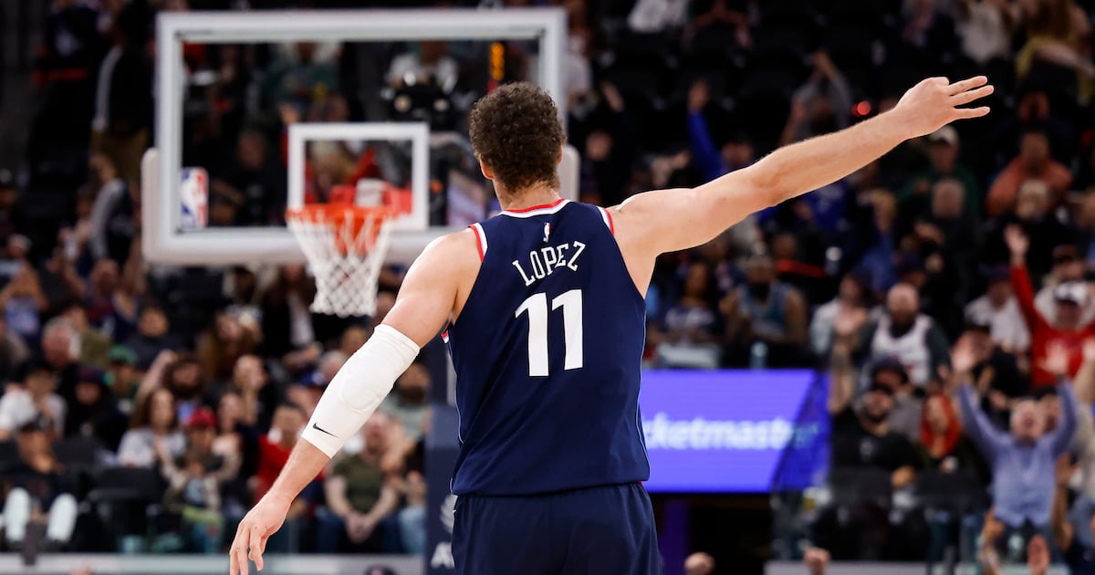 Clippers cruise past Bucks in dominant win – Annenberg Media
