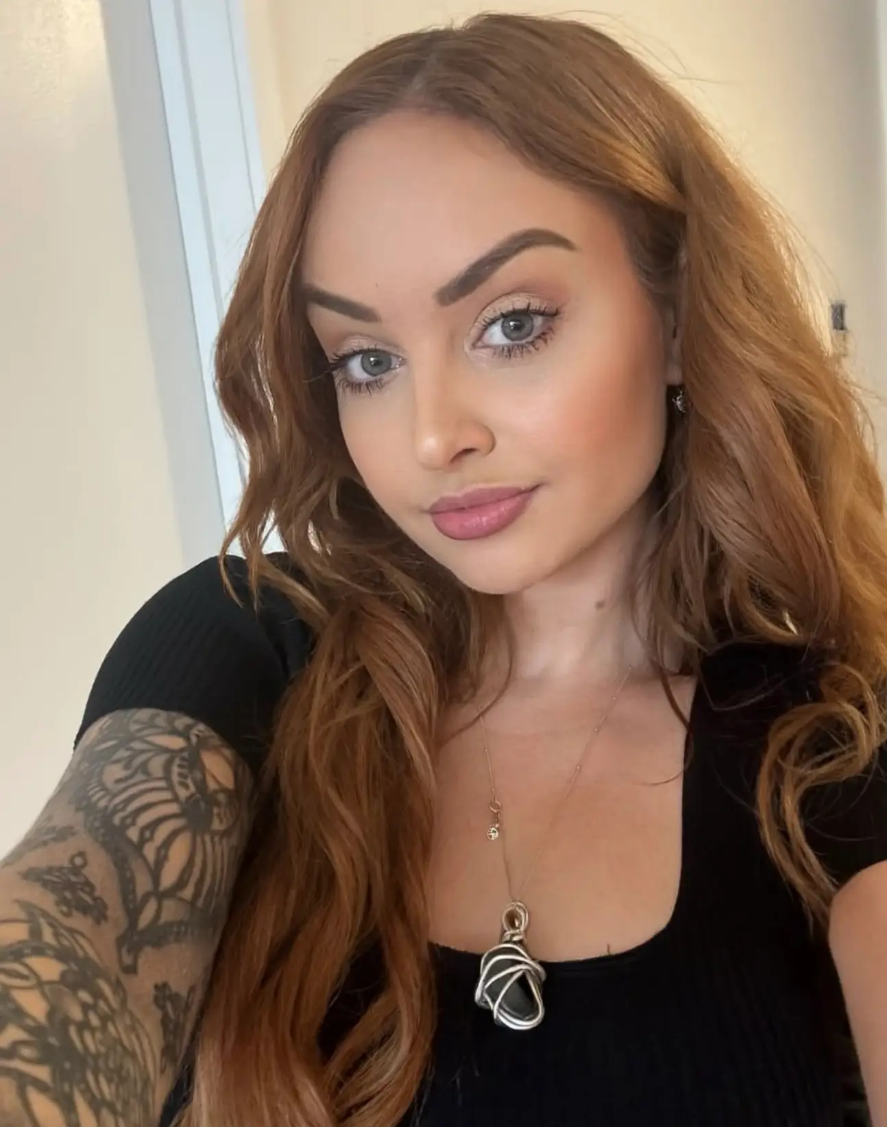 The Aussie escort said she doesn't have 'any issues' with seeing men with ED, but wants them to seek help (Instagram/@lillith_lodge)