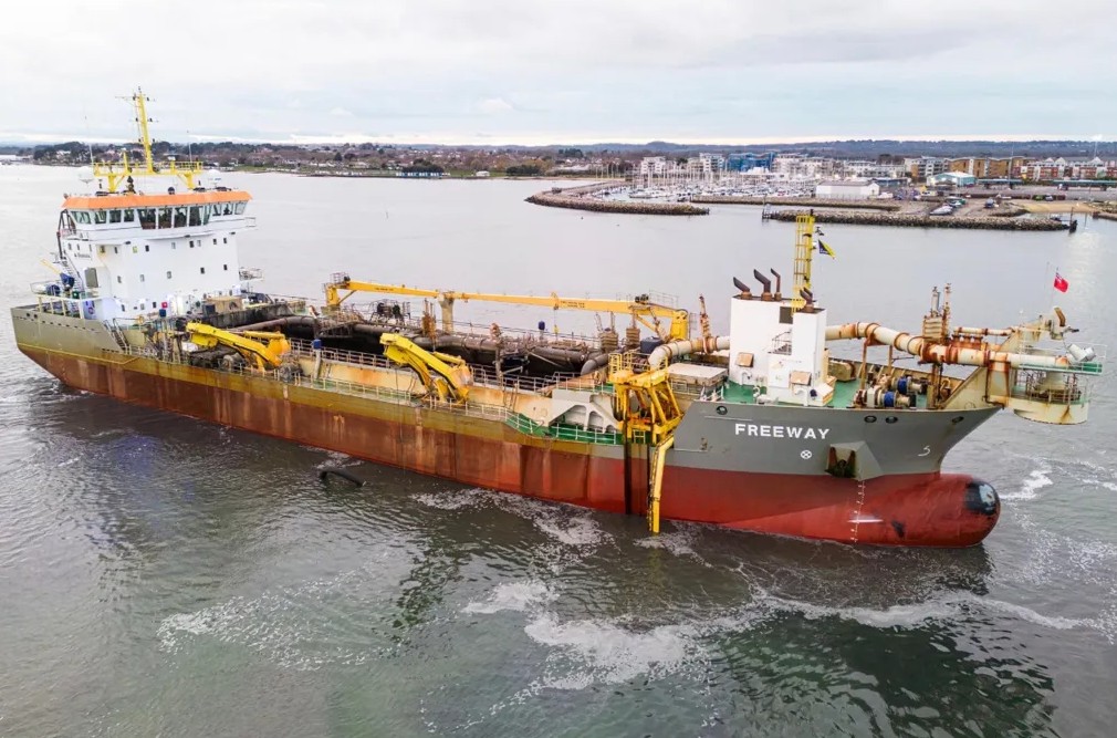 BREAKING NEWS: Boskalis wins 2026-2028 Aberdeen dredging deal
