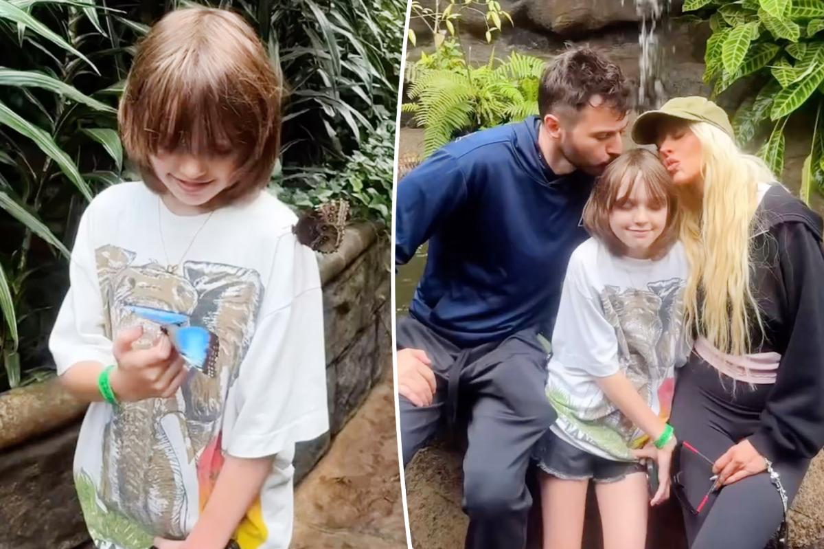 Christina Aguilera gives rare glimpse at daughter Summer during family's Costa Rica trip