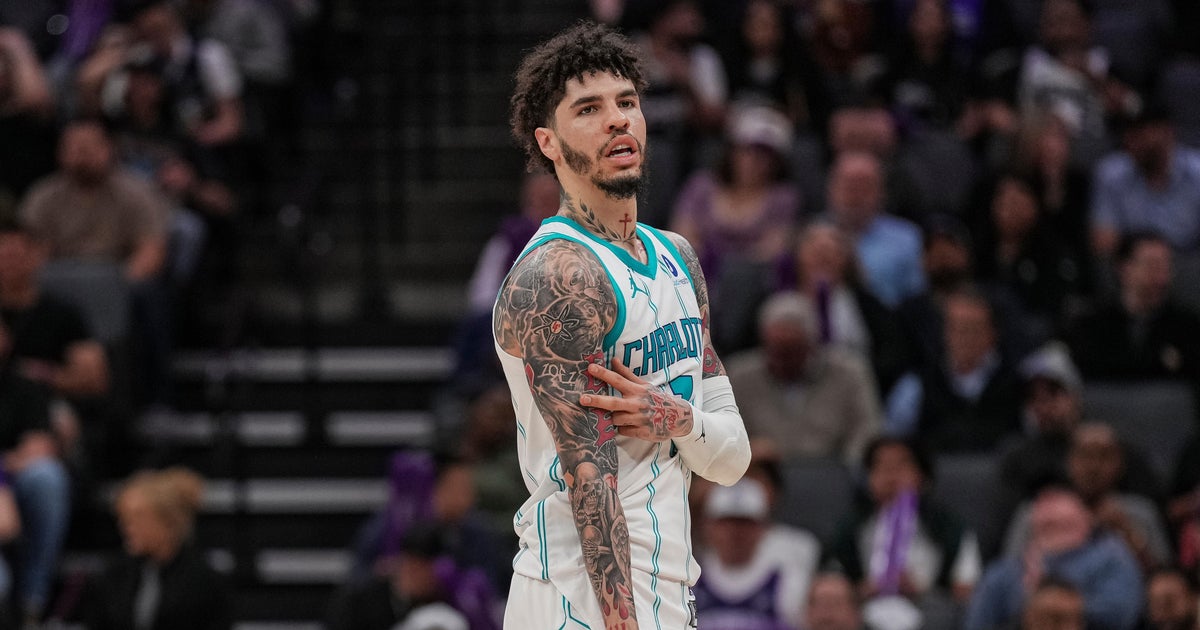 LaMelo Ball's 30 points lifts Hornets over Kings 117-109