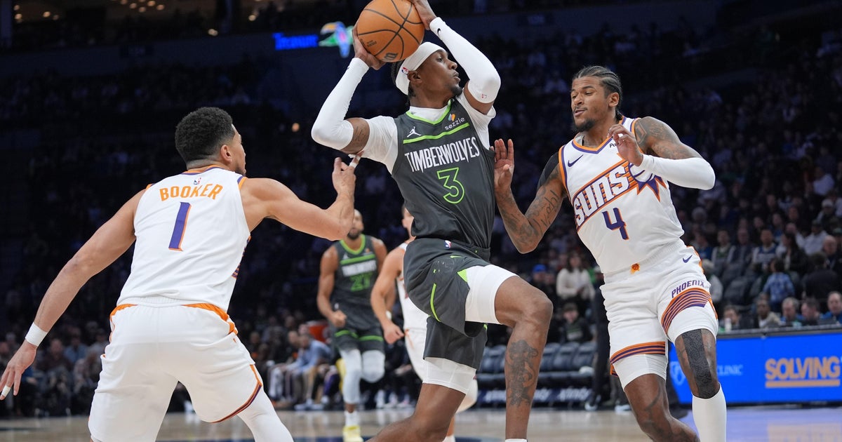 Randle's 32 points lead the Timberwolves in a 116-104 win that hands the Suns a 3rd straight loss