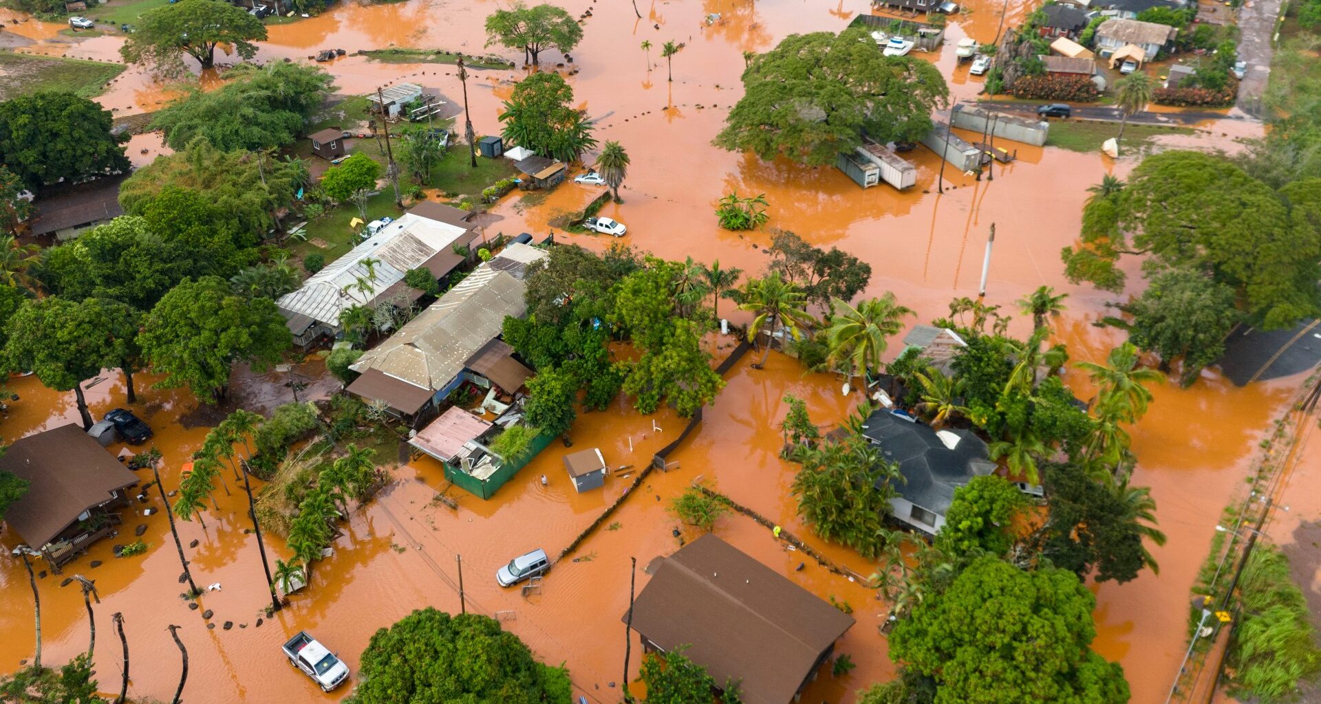 Flash flooding swamps Hawaii, prompting evacuation orders for 5,500 people | Weather News