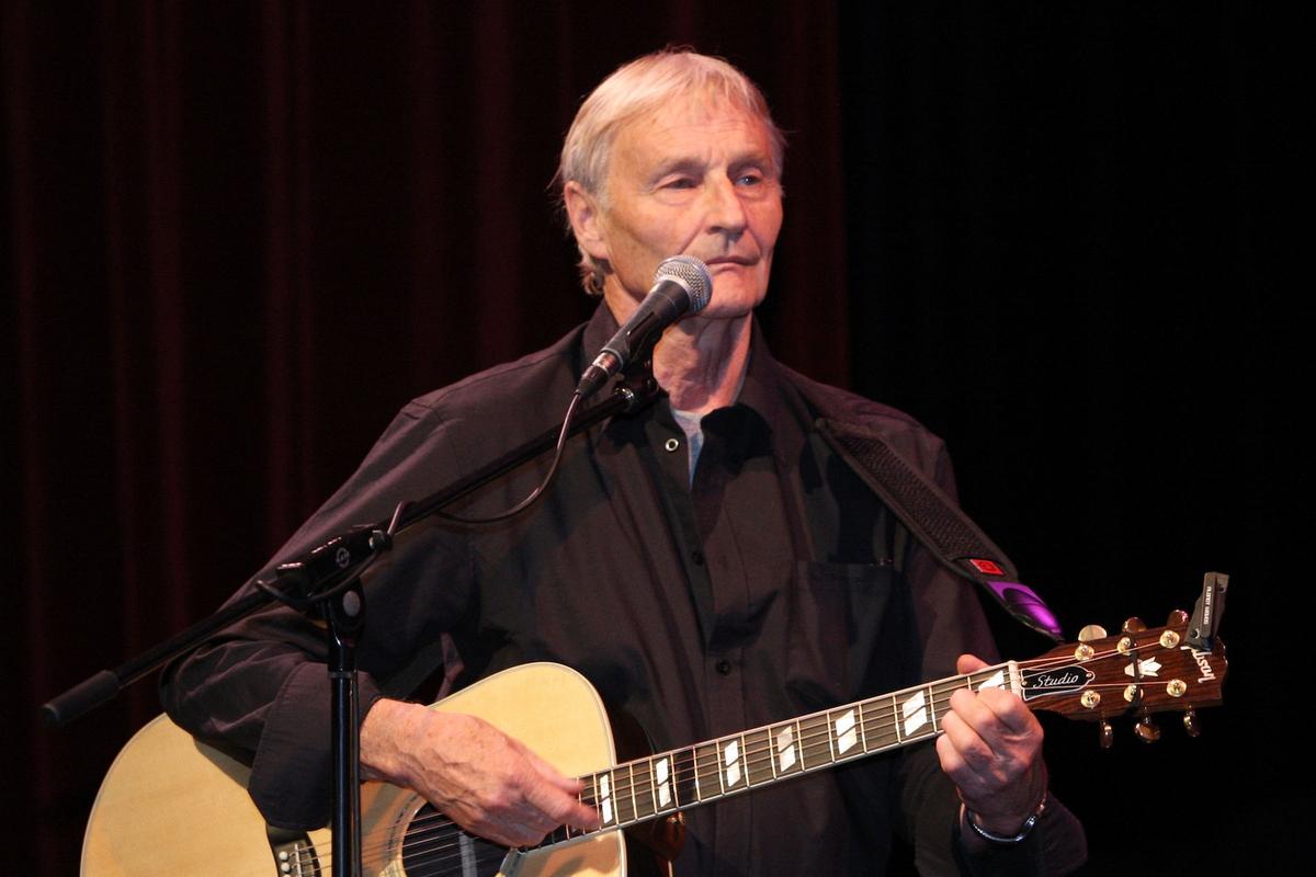 Former Quarrymen Member Len Garry Dead at 84