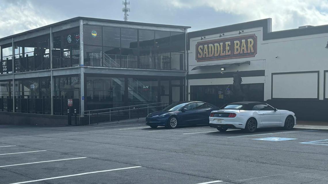 Bar manager in Acworth says security guard shot, killed breaking up a fight Saturday morning