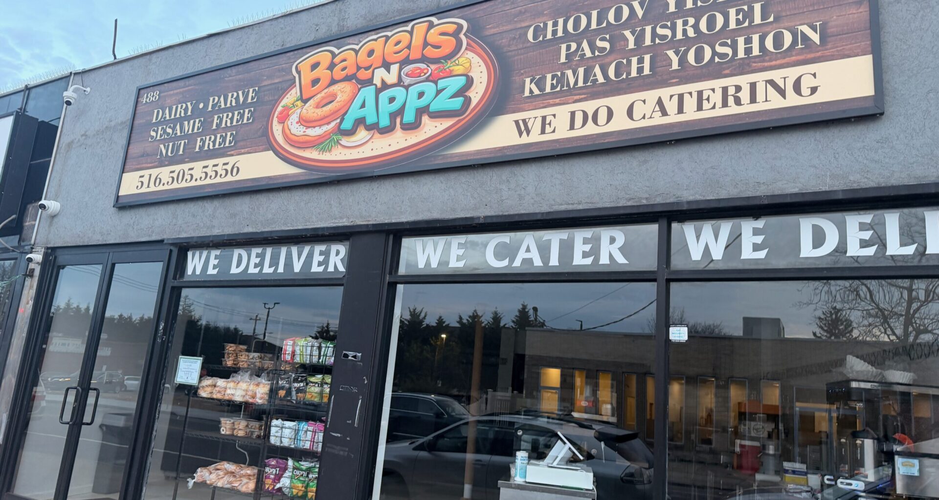 Sesame-Free “Bagels N Appz” Opens on Long Island, Replacing Bagel Town • YeahThatsKosher