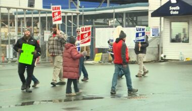 Bath Iron Works, union workers reach tentative contract agreement