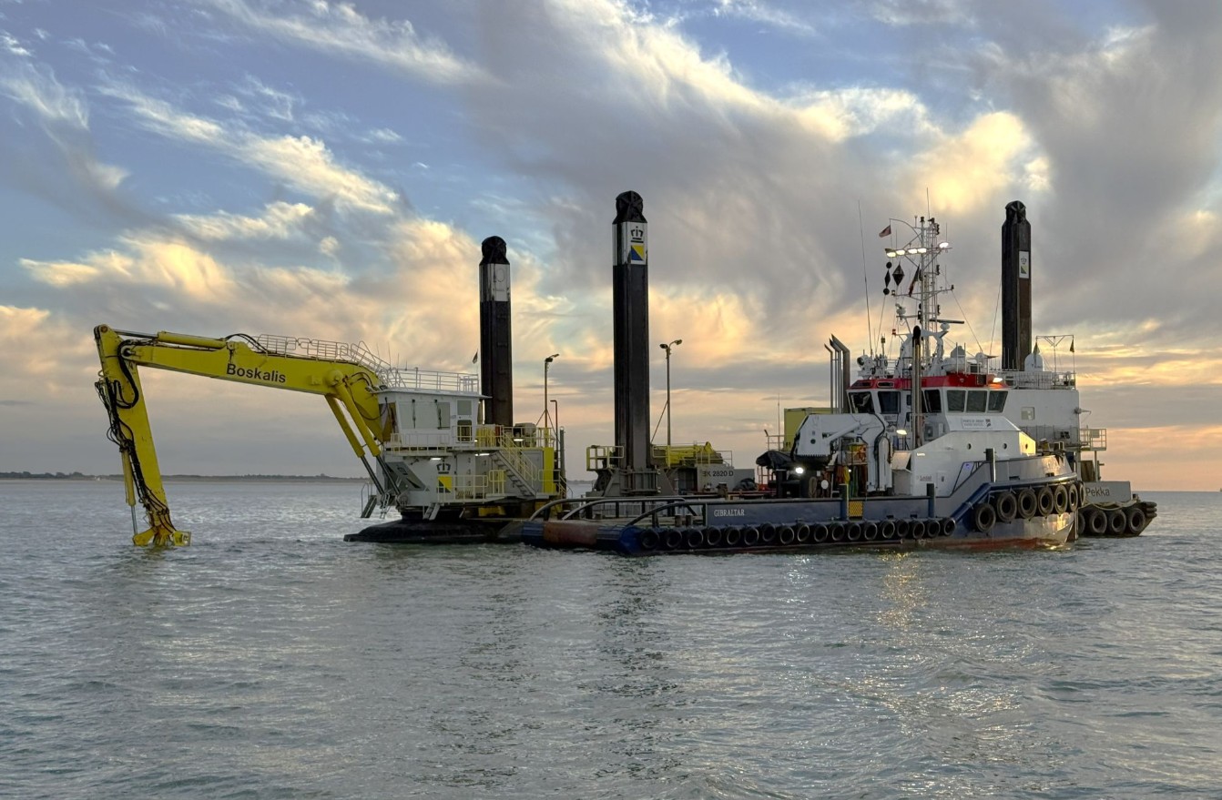 BREAKING NEWS: Boskalis resumes the largest ever UXO clearance project