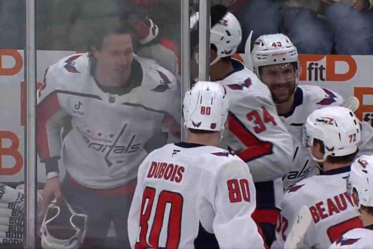 Capitals bench empties to give props to Brandon Duhaime in penalty box after Brandon Tanev fight: ‘I’m a sucker for that stuff’