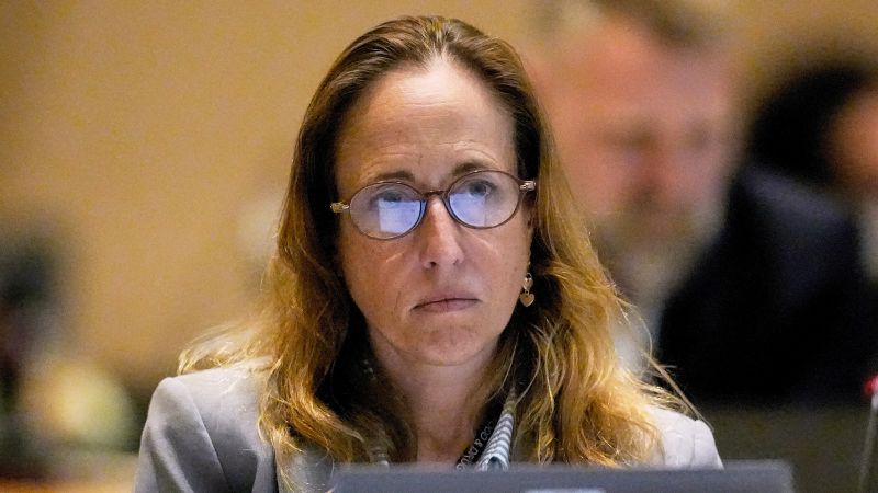 Top FDA drug official is trying to hire a friend who’s seeking a warning about unproven side effects of antidepressants