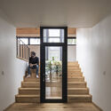 Cortesía de Estudio Diagonal Casa La Ladera / Estudio Diagonal - Interior Photography, Stairs, Wood, Door, Handrail