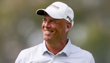 Stewart Cink ends with albatross to take second-round lead at Hoag Classic