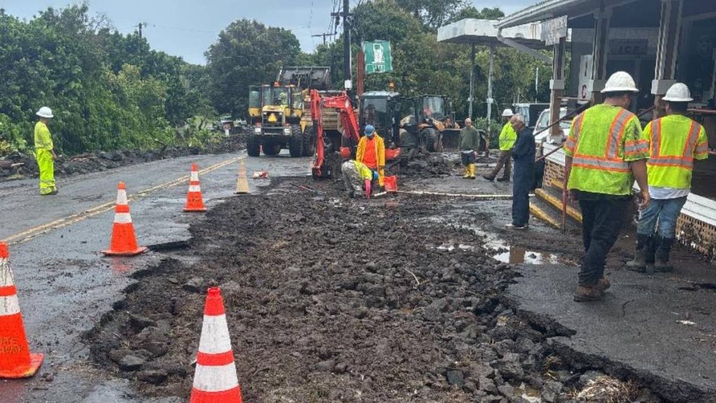 Getting ready: Hawai‘i County crews, residents prep for second Kona low storm expected Thursday : Big Island Now
