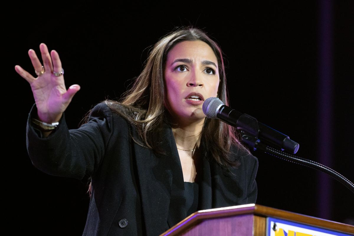 AOC spent $2,000 in campaign cash to hire pricey celebrity makeup artist: ‘outrageous’