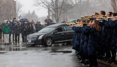 University says goodbye to Lou Holtz