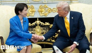 Iran conflict looms large over Trump's meeting with Japan PM - BBC