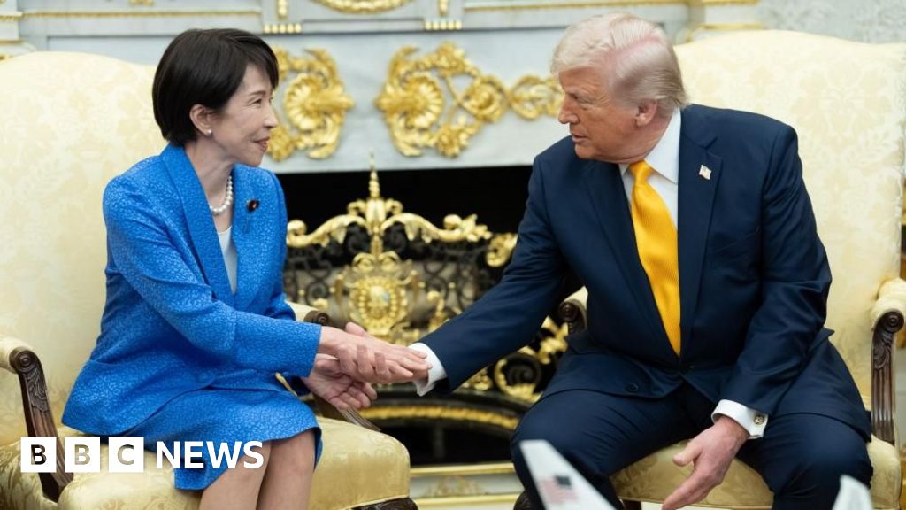 Iran conflict looms large over Trump's meeting with Japan PM - BBC