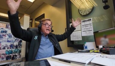 Seattle Mariners announcer Rick Rizzs prepares for his final season behind the mic