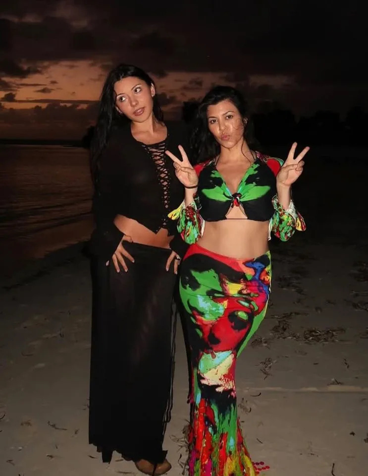 Atiana De La Hoya and Kourtney Kardashian BarkerCredit: Kourtney Kardashian/Instagram