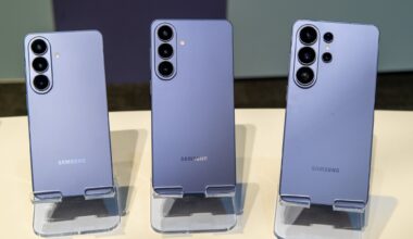 Galaxy S26 seems to have an extra NFC antenna that'll make me fly in and out of stores