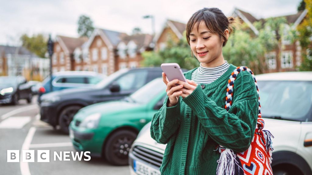 Councils pressed to use universal parking app to cut 'unfair' fines - BBC