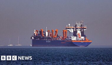 Oil prices jump and shares fall as conflict escalates - BBC