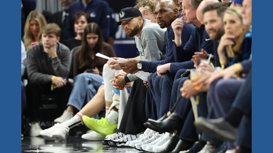 Stephen Curry returns to full-squad scrimmaging with Warriors to test injured right knee