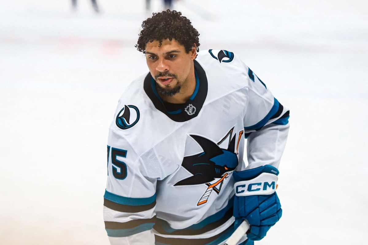 Ryan Reaves has locker room stall emptied out, still expected to remain with Sharks for rest of season