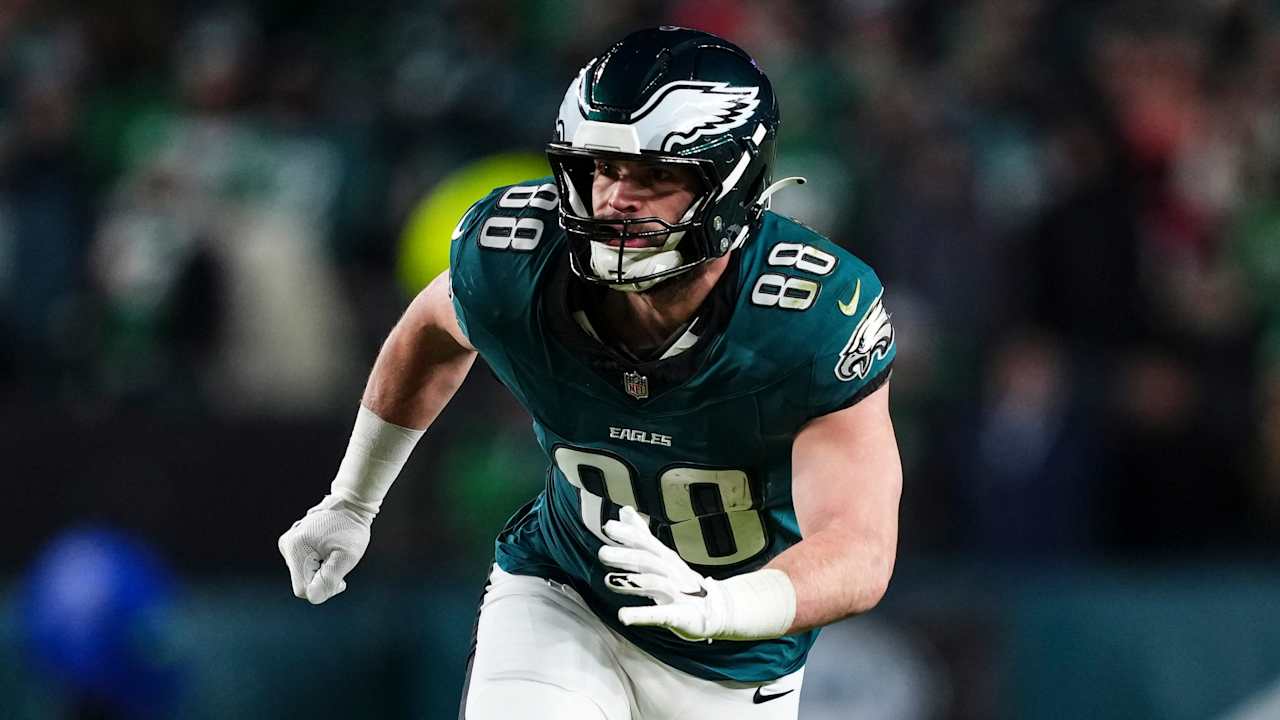 Eagles, TE Dallas Goedert agree to terms on one-year deal