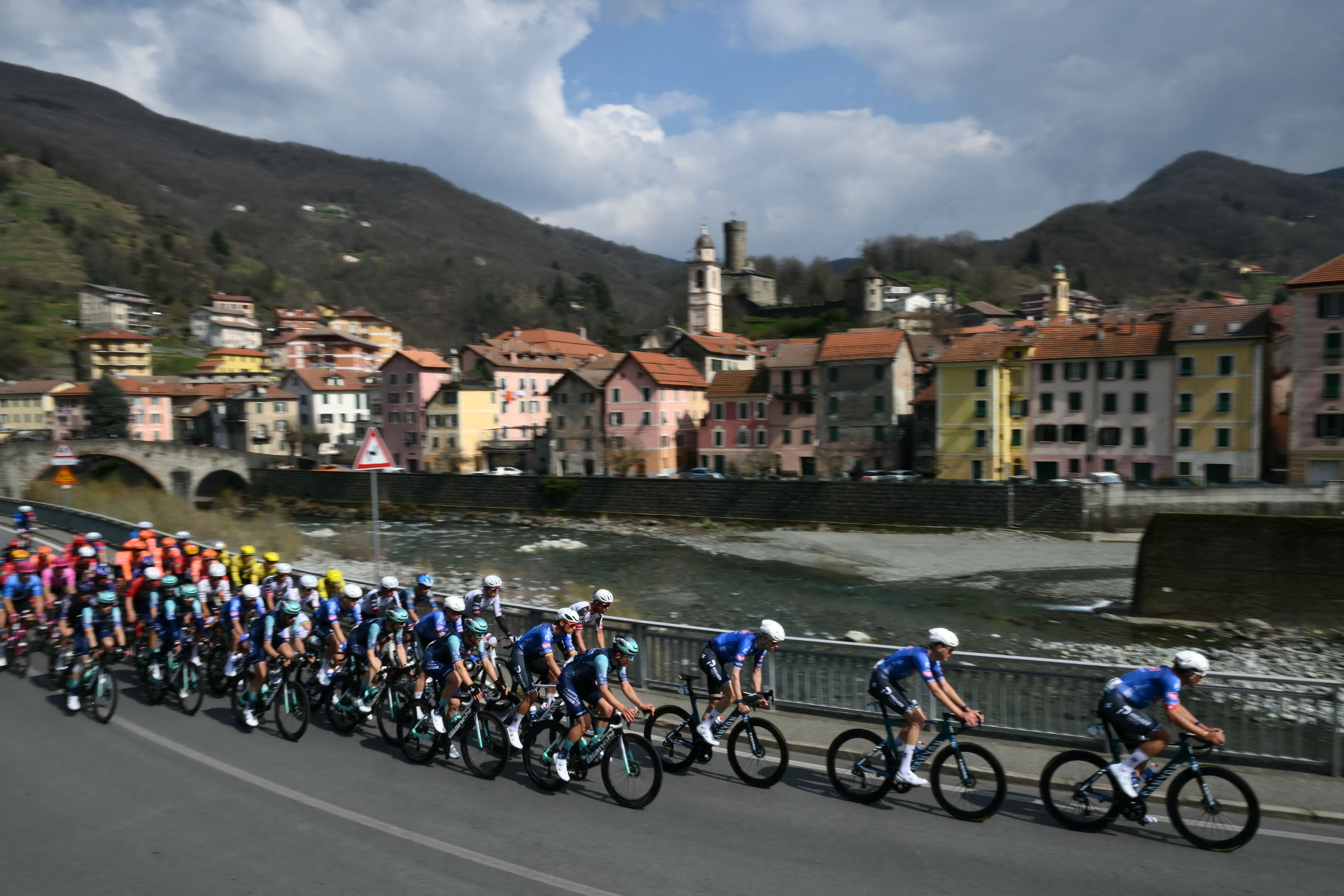 Alpecin-Premier Tech led peloton on the Passo del Turchino at Milan-San Remo 2026