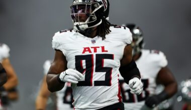 Eagles re-sign Graham (not BG)