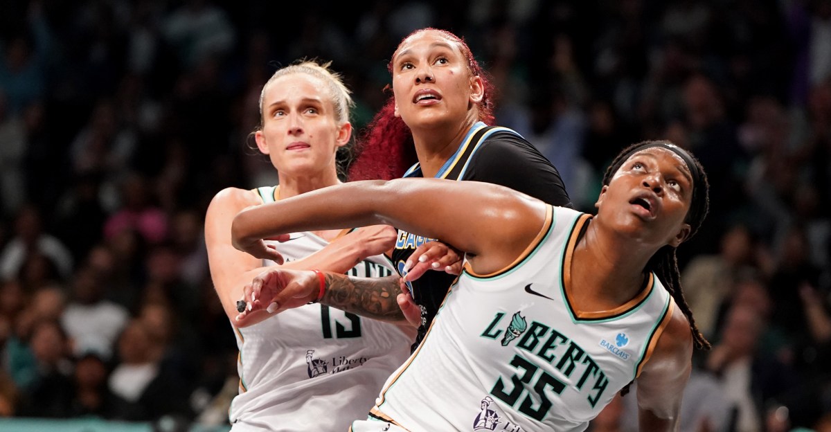 Project B: In one year, Valencia will host women’s basketball stars