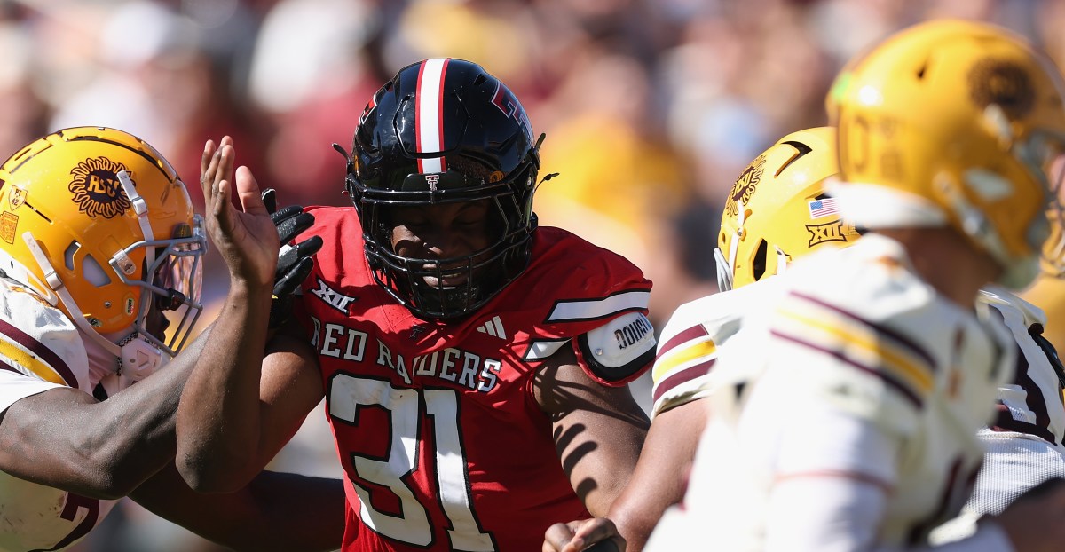 Dallas Cowboys aggressive trade leads to a top defender in mock draft