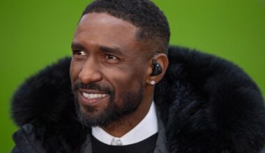Jermain Defoe announced as new manager of Woking FC