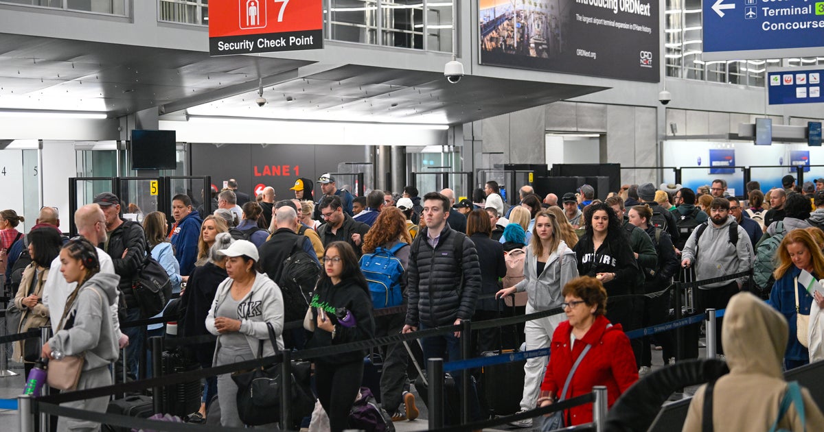 TSA absences double during shutdown, 300 officers quit, as some airports see longer security lines