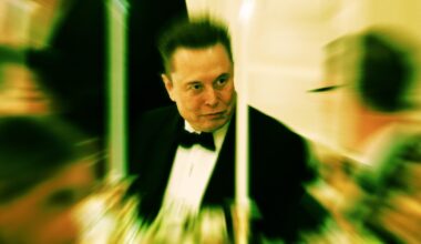 Government Insiders Concerned by Musk's Erratic and Sycophantic Grok Being Deployed for Incredibly Sensitive Purposes