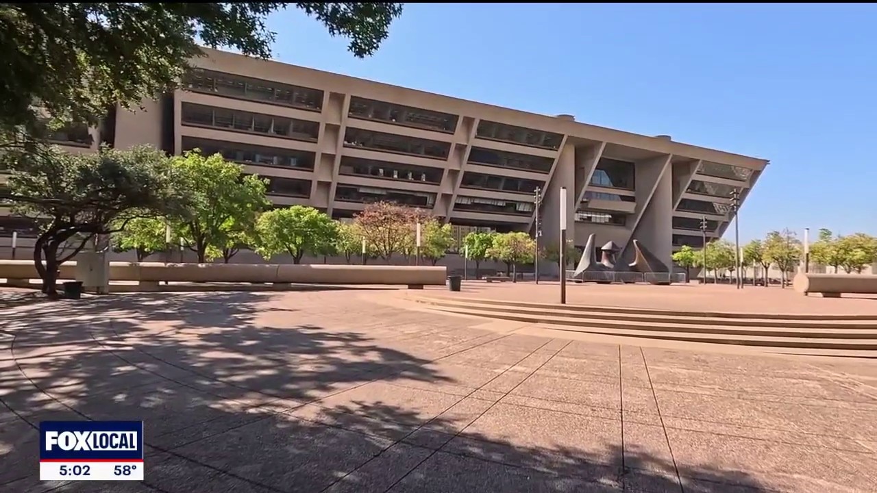 Mavs, Dallas consider new arena at City Hall site