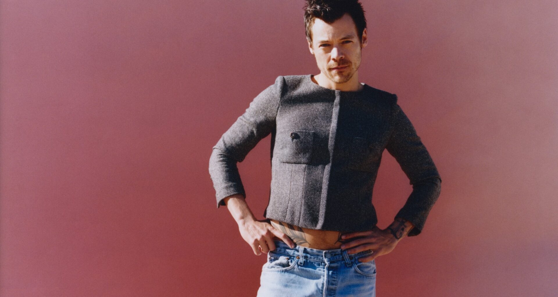 pop superstar lets the light in