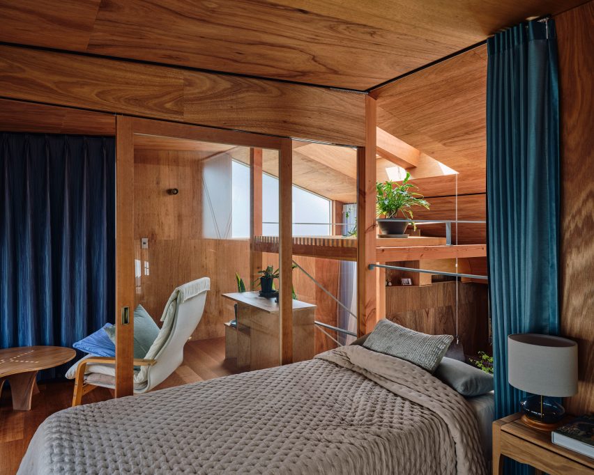 House in Nakano by HOAA