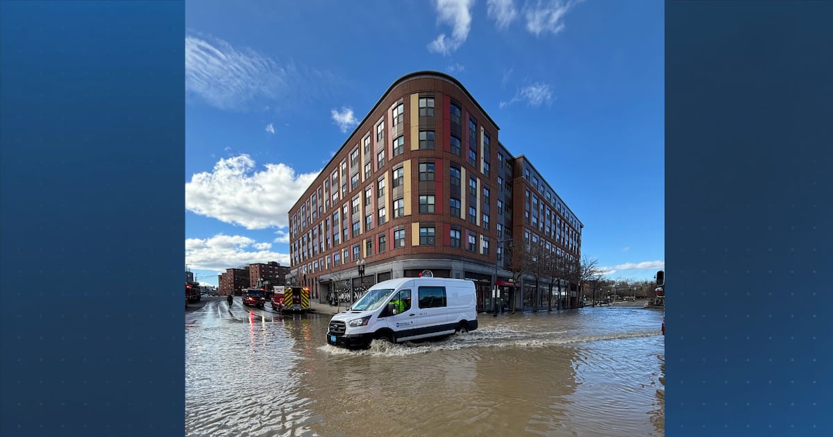 Daycares, businesses evacuated after massive water main break floods Jamaica Plain neighborhood – Boston 25 News