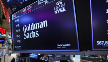 Goldman pitches hedge funds on strategies to bet against corporate loans