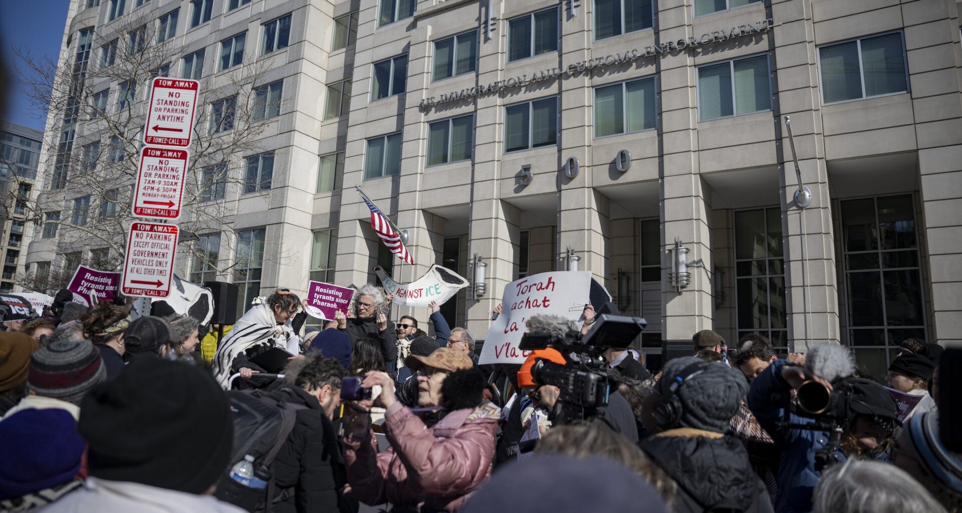 A photo of an anti-ICE demonstration.