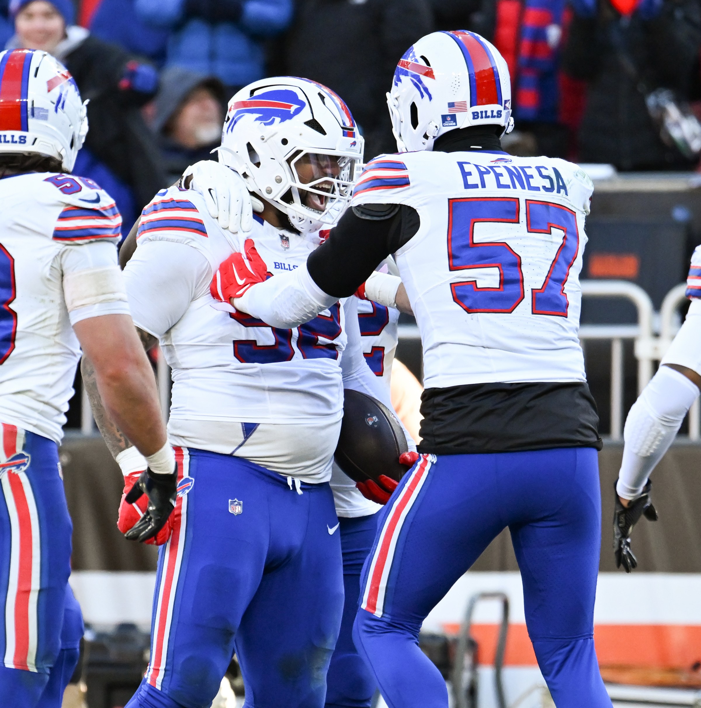 Daily Dawg Chow 3/19; Browns sign several players, including AJ Epenesa